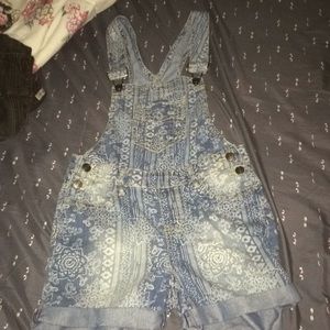 Bohemian design patterned overall shorts